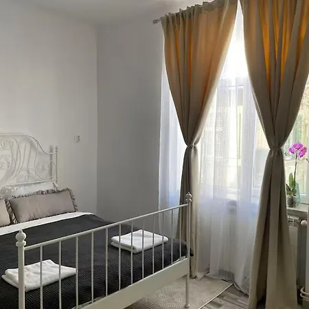 Castanilor 12-parking Included Апартаменти