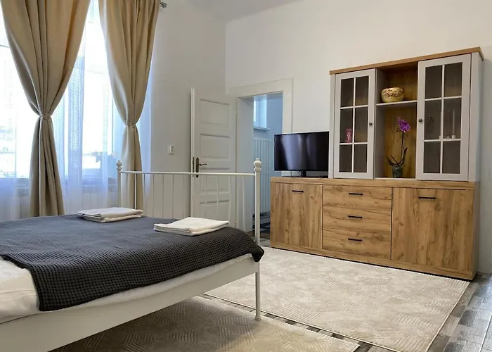 Castanilor 12-parking Included Apartment Brasov
