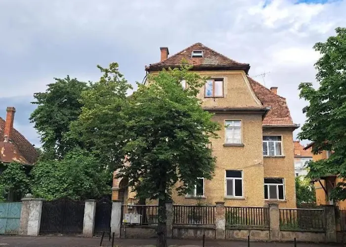 Castanilor 12-parking Included Apartment